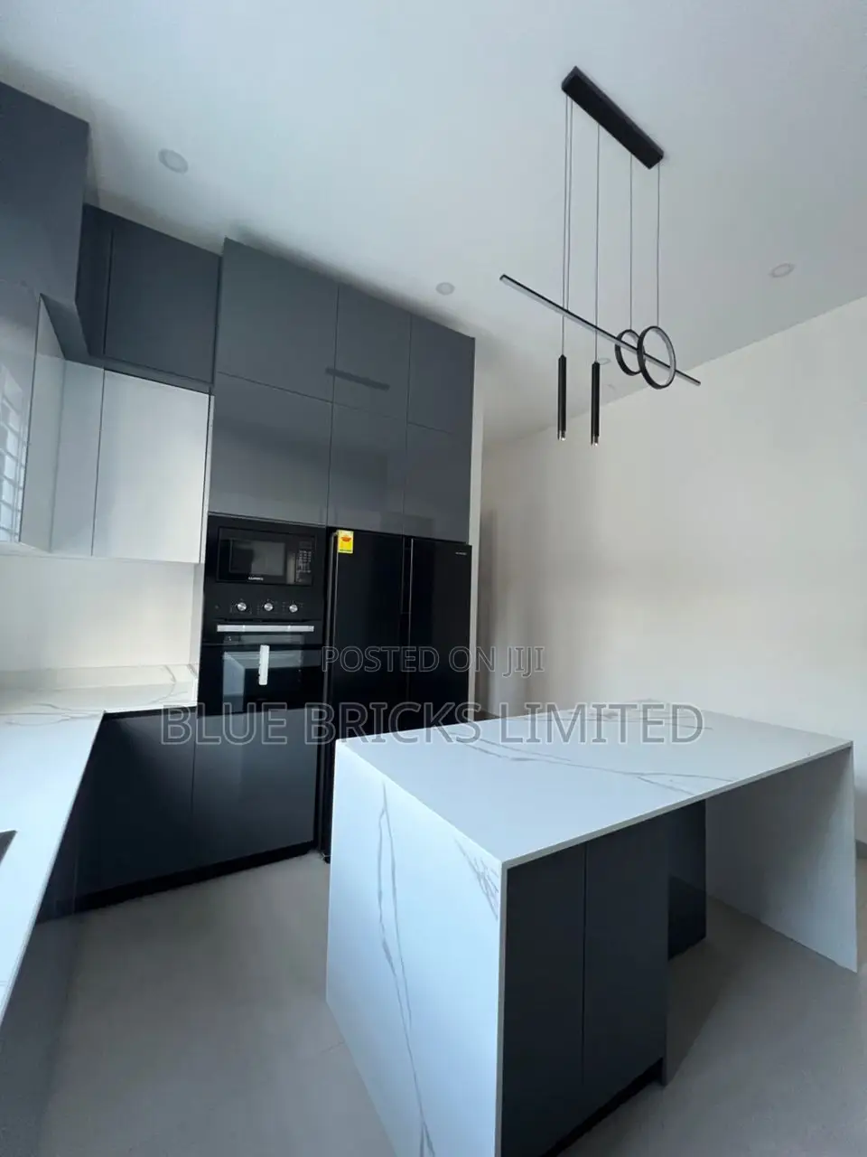 5bdrm House in Sakumono, Regimanuel Gray Estates for sale
