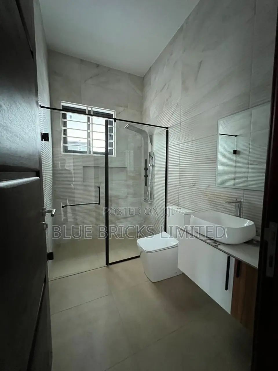 5bdrm House in Sakumono, Regimanuel Gray Estates for sale