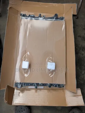 Mercedes Benz C300 2014,2015,2016,2017 Radiator / Water Tank