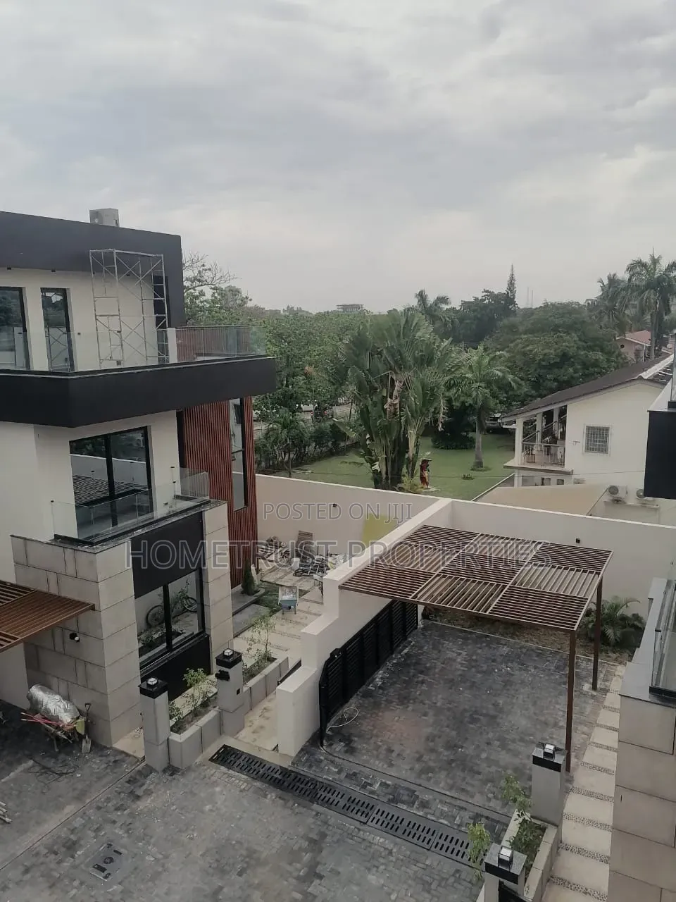 Furnished 5bdrm Duplex in Cantonment, US Embassy Area for sale