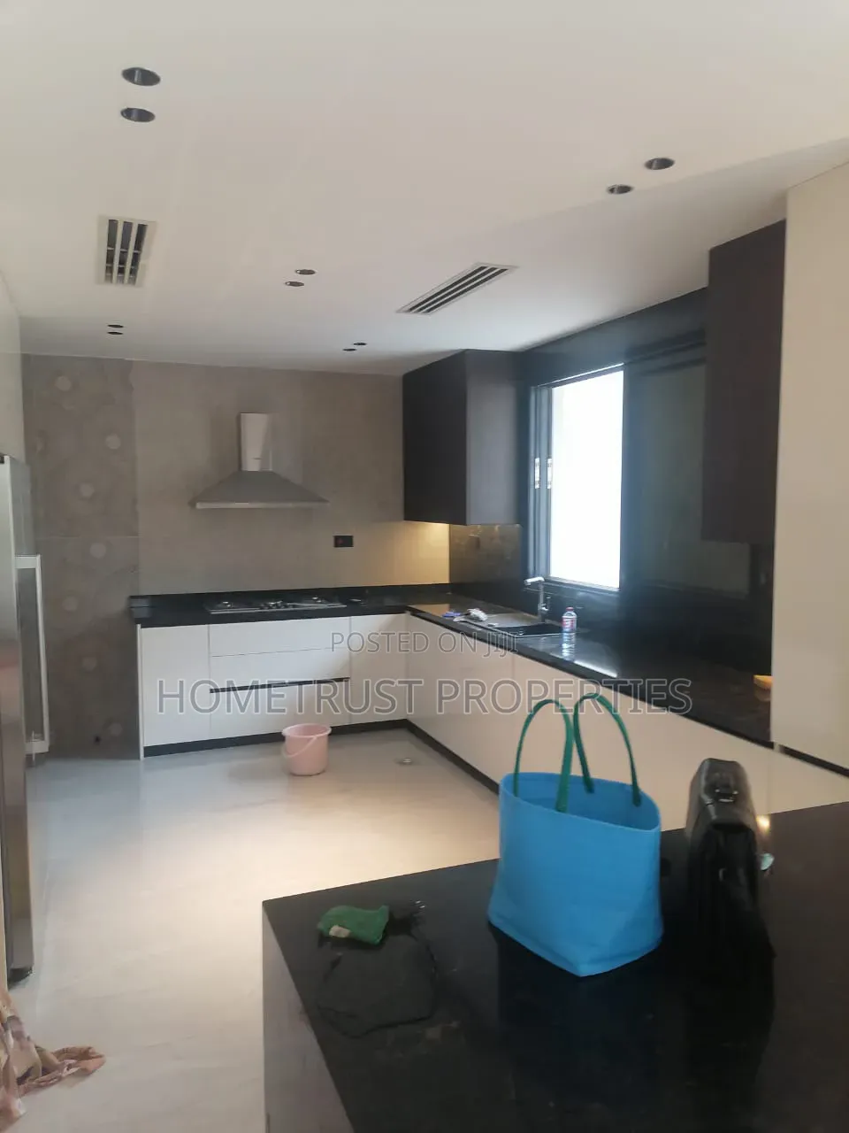 Furnished 5bdrm Duplex in Cantonment, US Embassy Area for sale