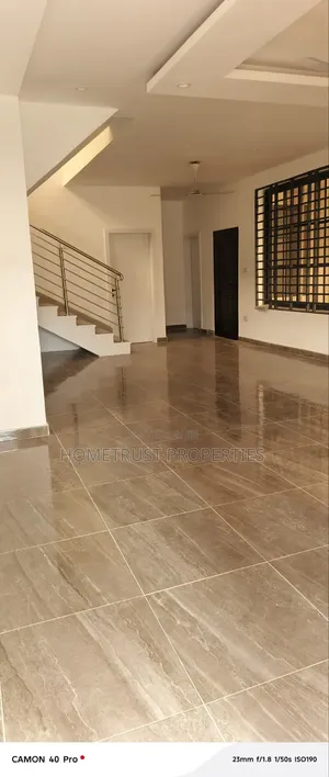 6bdrm Duplex in Ashongman Bank Of, Kwabenya for rent
