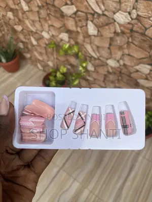 24pcs Basic Press-on Nails With Simple Cute Designs