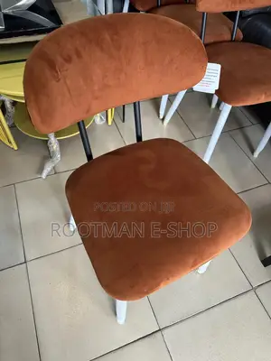 Rust-colored Velvet Upholstered Dining Chair With Black Metal Legs