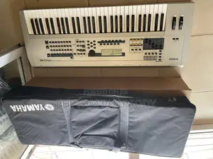 Yamaha Mo6