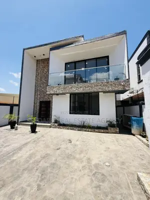 4bdrm Duplex in Sefdard Properties, Achimota for sale