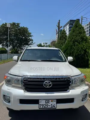 Toyota Land Cruiser 4.6 V8 GX 2014 White