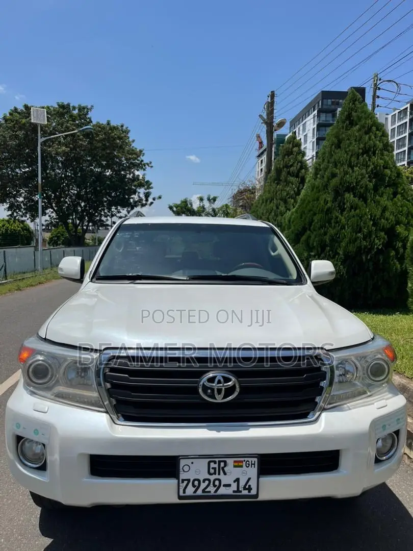 Toyota Land Cruiser 4.6 V8 GX 2014 White