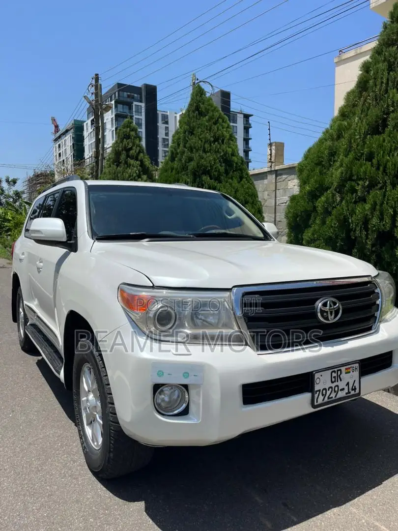 Toyota Land Cruiser 4.6 V8 GX 2014 White