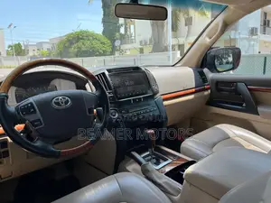 Toyota Land Cruiser 4.6 V8 GX 2014 White