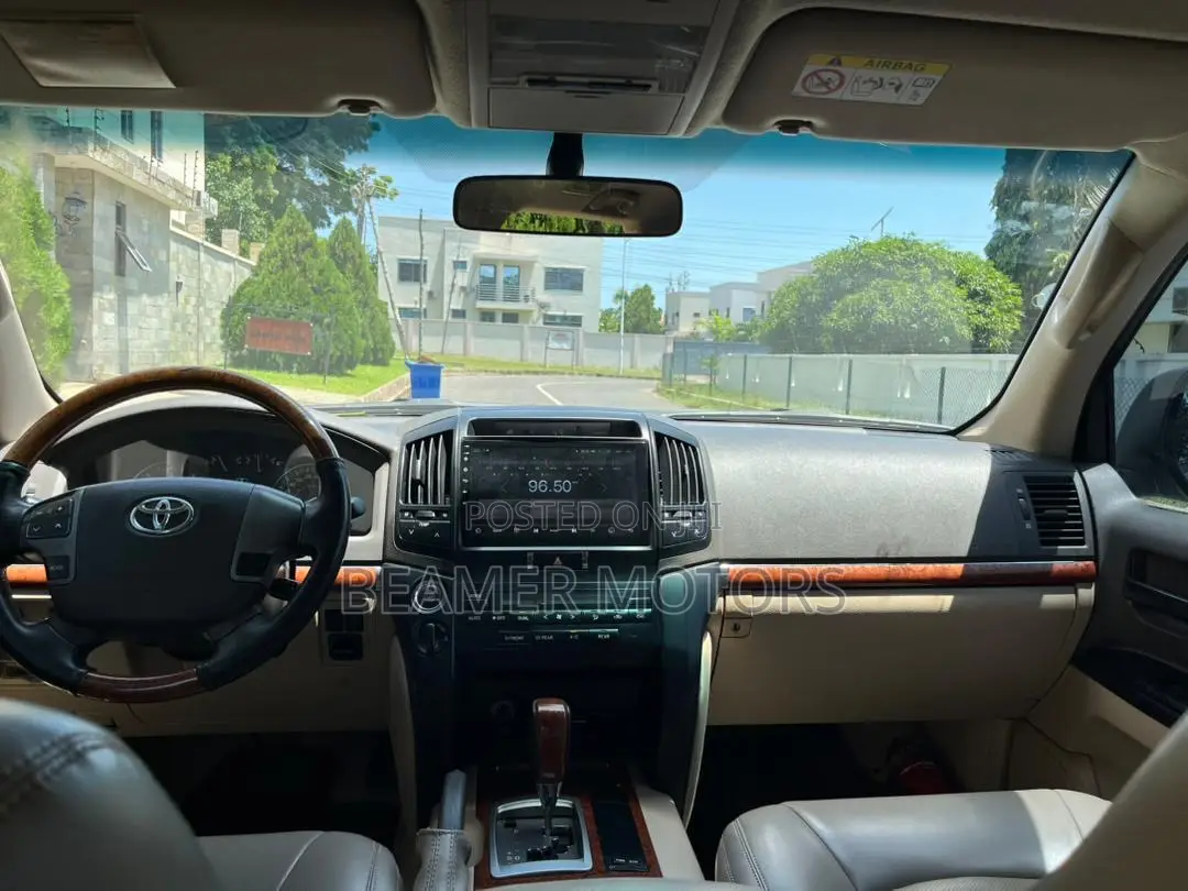 Toyota Land Cruiser 4.6 V8 GX 2014 White