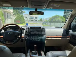 Toyota Land Cruiser 4.6 V8 GX 2014 White