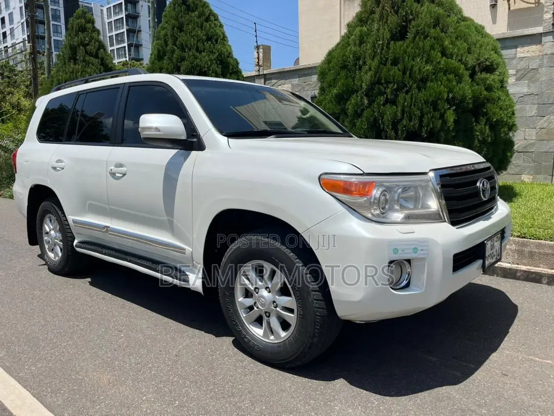 Toyota Land Cruiser 4.6 V8 GX 2014 White