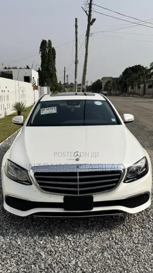 Mercedes-Benz E300 4Matic AWD Sedan (2.0L 4cyl 9A) 2017 White