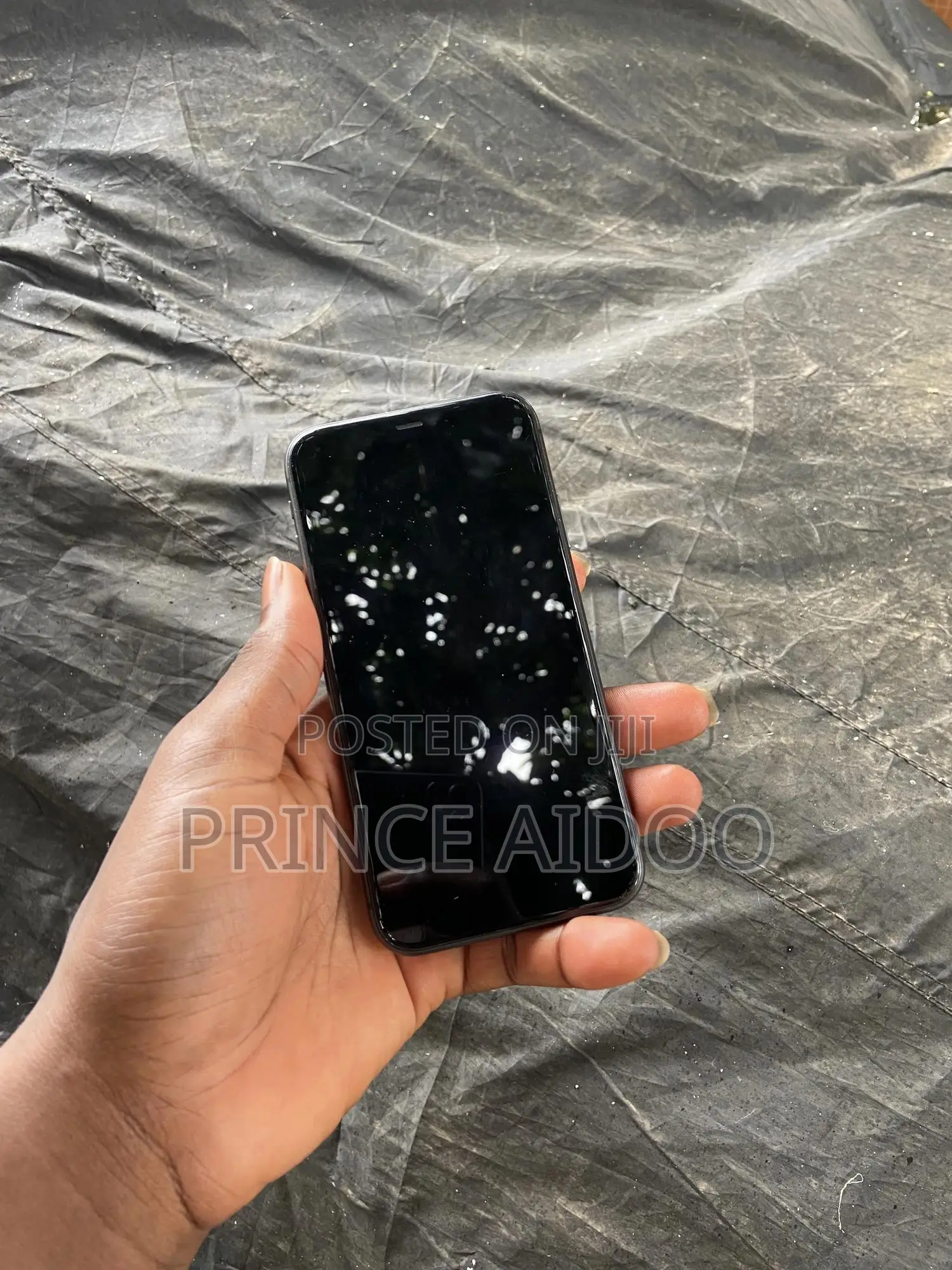 Apple iPhone 11 64 GB Gray