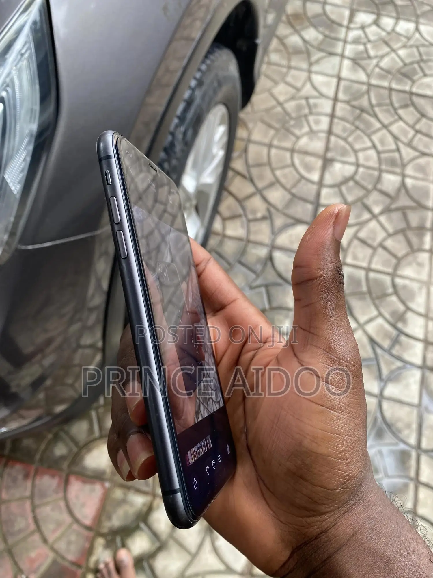 Apple iPhone 11 64 GB Gray