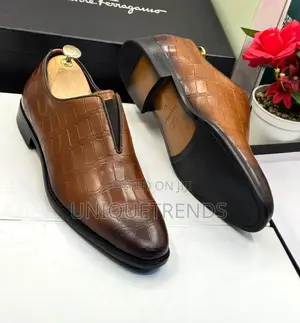 Executive Ferragamo Crocodile Pattern Leather Loafers