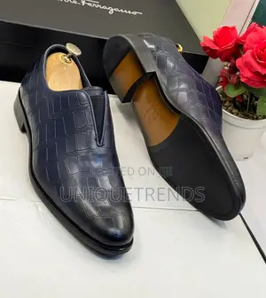 Executive Ferragamo Crocodile Pattern Leather Loafers