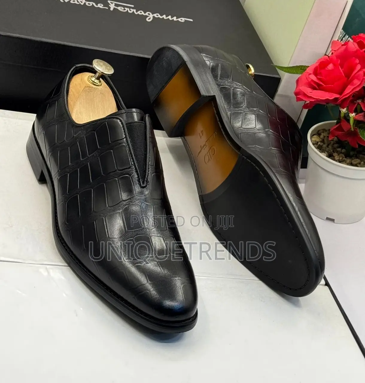 Executive Ferragamo Crocodile Pattern Leather Loafers