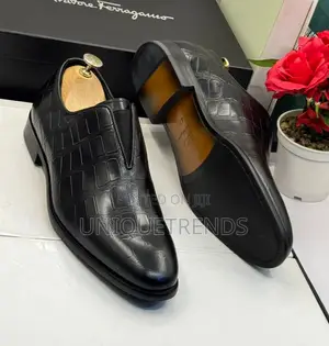 Executive Ferragamo Crocodile Pattern Leather Loafers