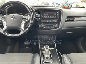 Mitsubishi Outlander 2.0 PHEV AWD 2018 Black