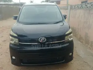Toyota Voxy 2013 Gray