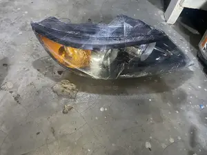 Kia Sorento 2012 Headlight Pair