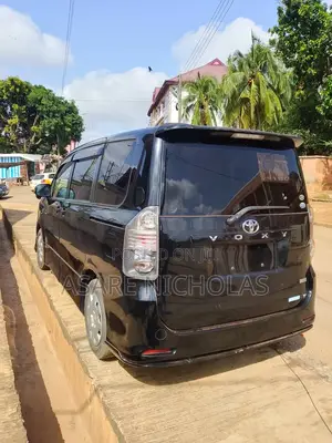 Toyota Voxy 2013 Black