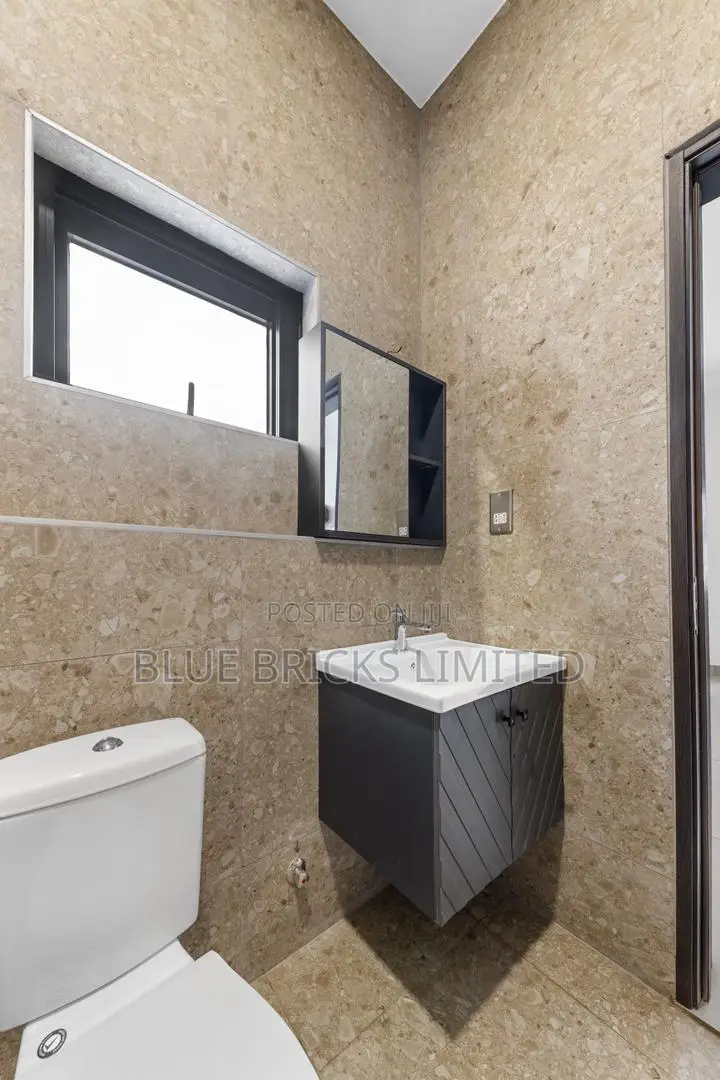 3bdrm House in Adenta, Barrier for sale