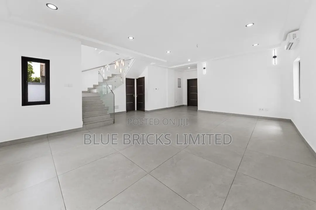3bdrm House in Adenta, Barrier for sale