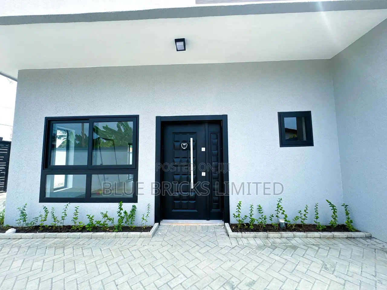 3bdrm House in Adenta, Barrier for sale