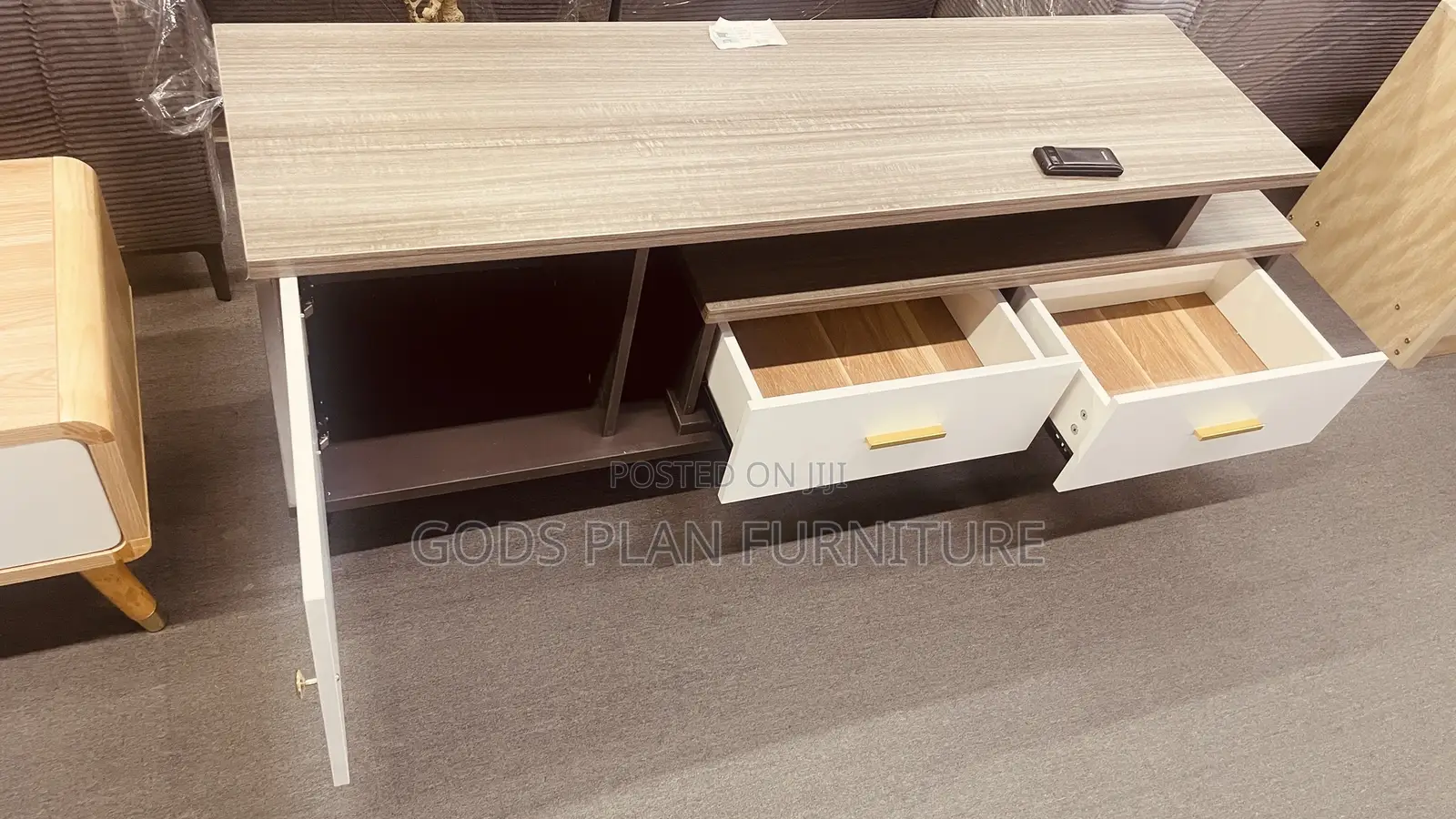 Extendable Wooden Tv Stand
