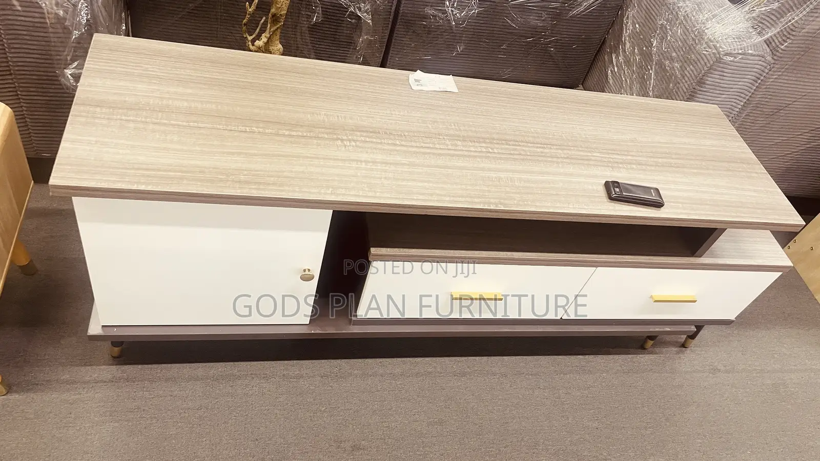 Extendable Wooden Tv Stand