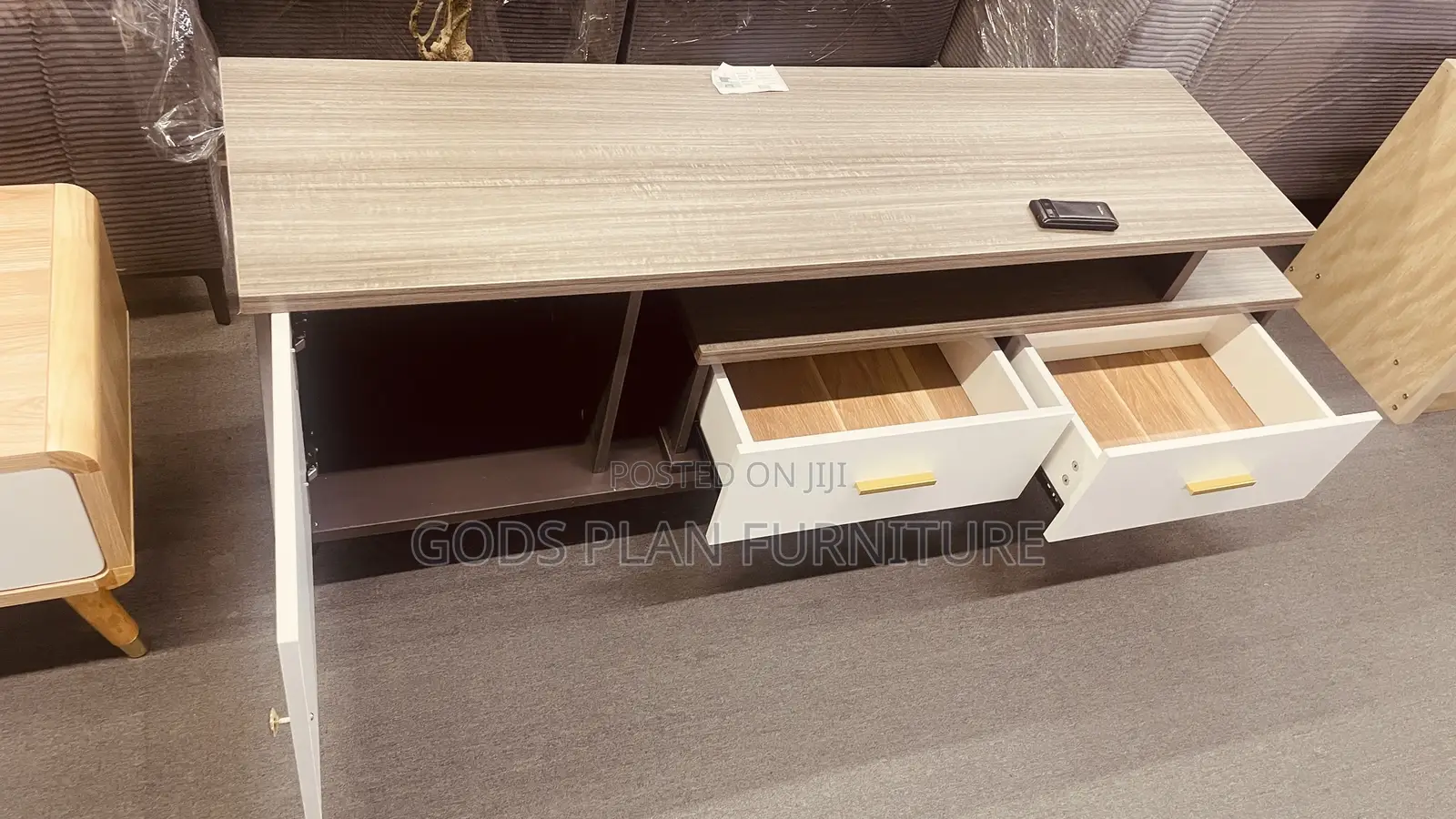 Extendable Wooden Tv Stand