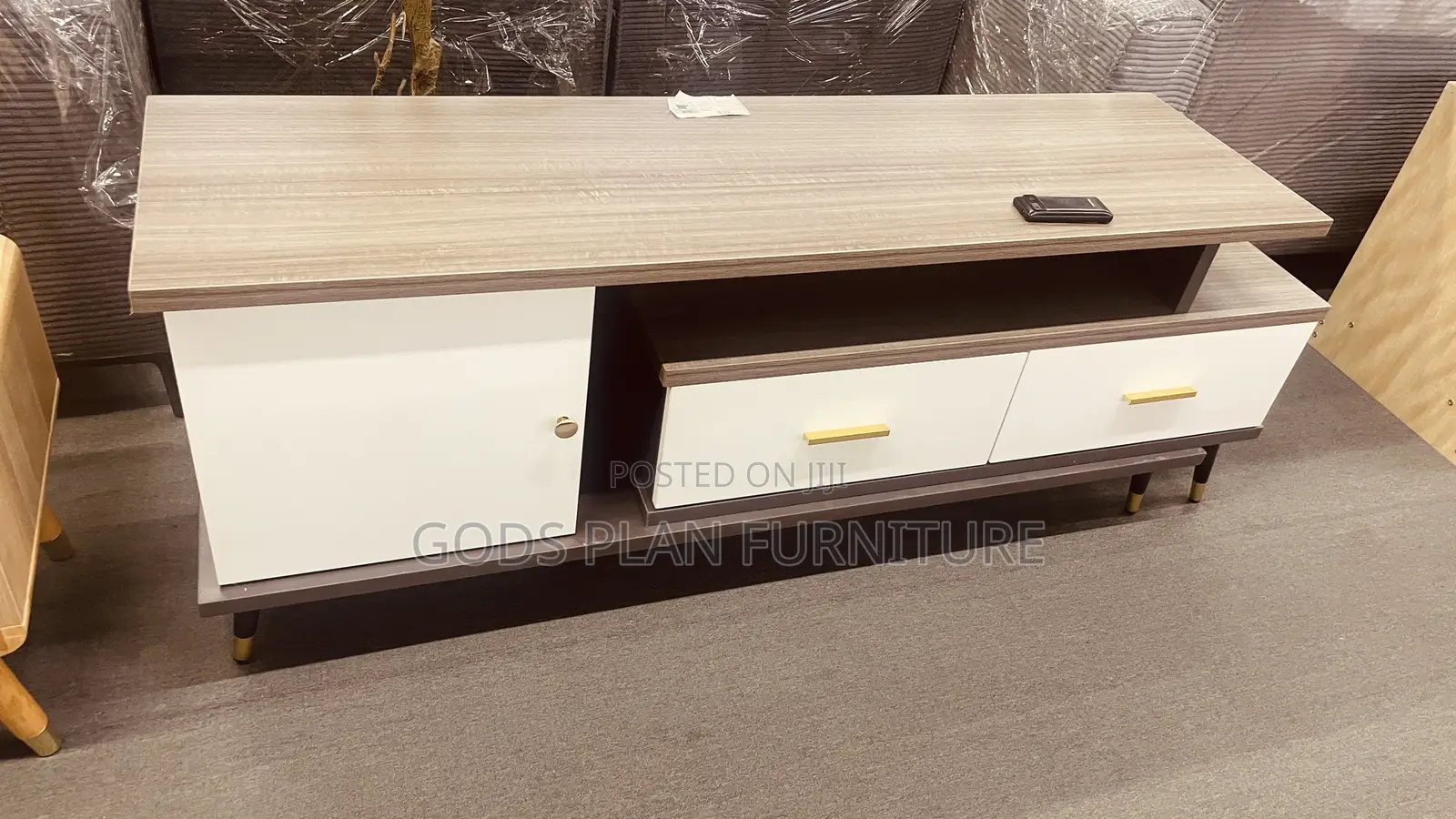 Extendable Wooden Tv Stand