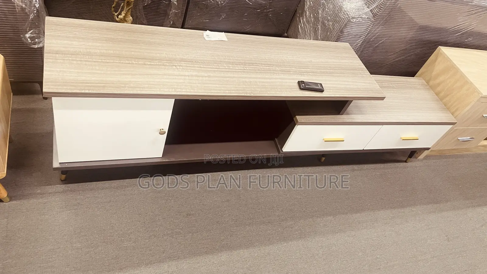 Extendable Wooden Tv Stand