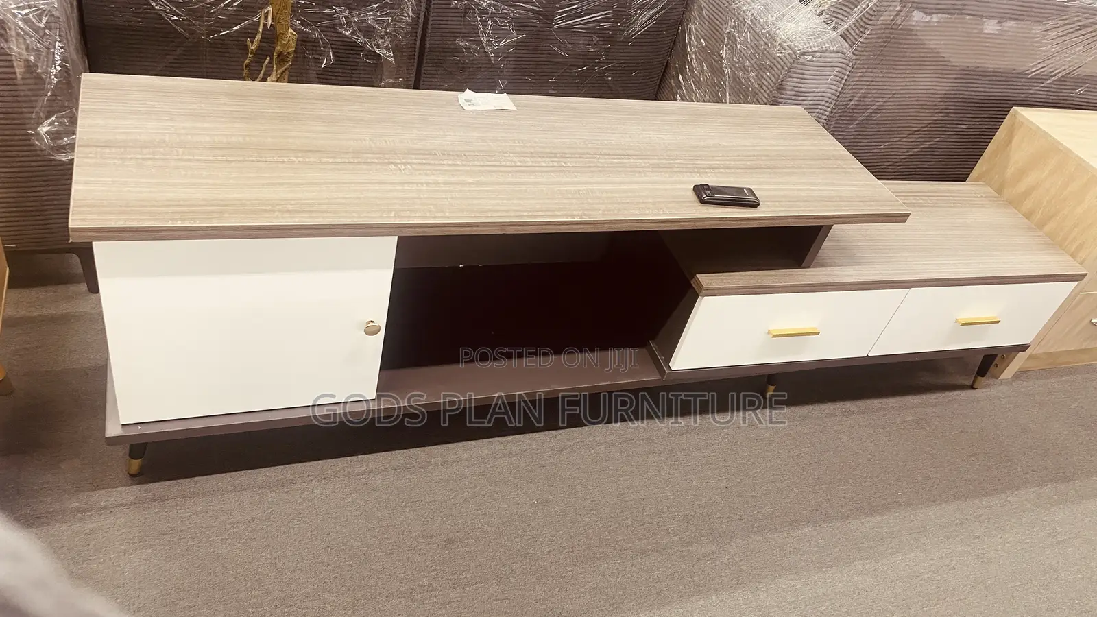 Extendable Wooden Tv Stand