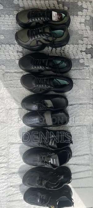 Nice Black Sneakers for Sale