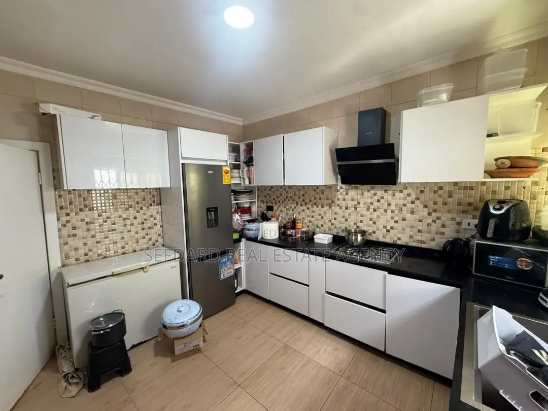 3bdrm House in Sefdard Properties, Kwabenya for sale