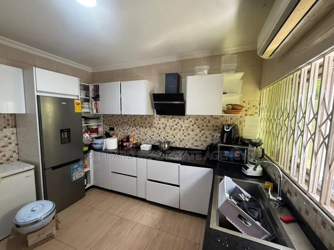 3bdrm House in Sefdard Properties, Kwabenya for sale