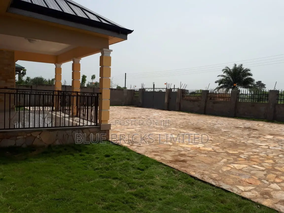 3bdrm House in Royal Senchi, Asuogyaman for sale