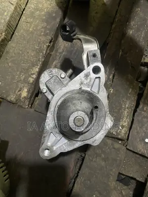 Toyota Vitz 2012 Starter