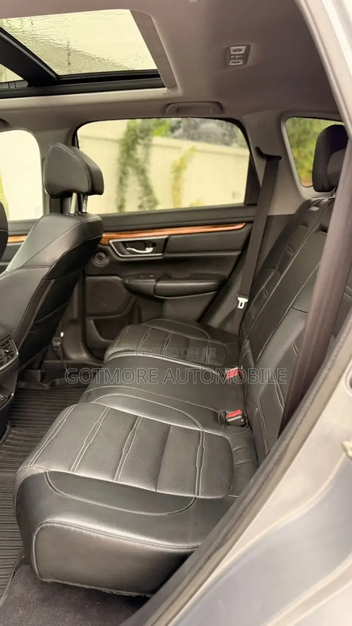 Honda CR-V Touring AWD 2019 Gray