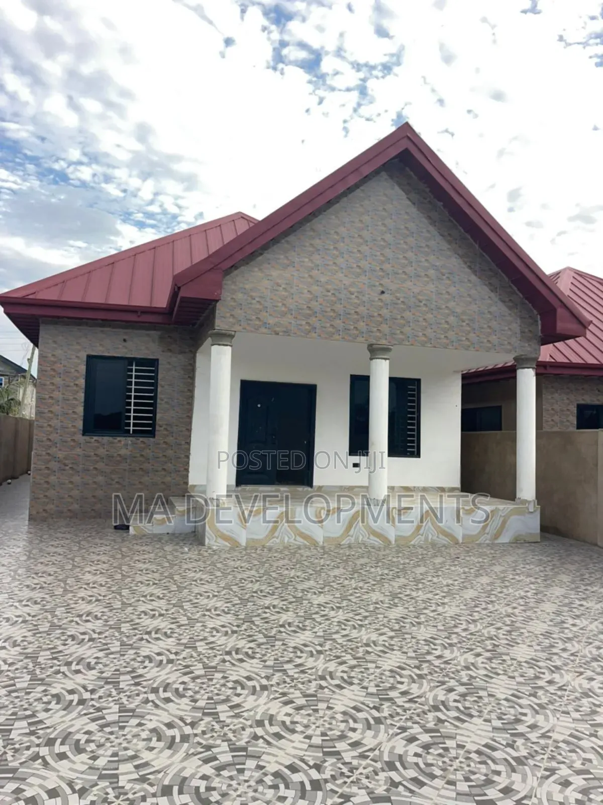 3bdrm House in Odumase Sonitra Road, Pokuase for sale