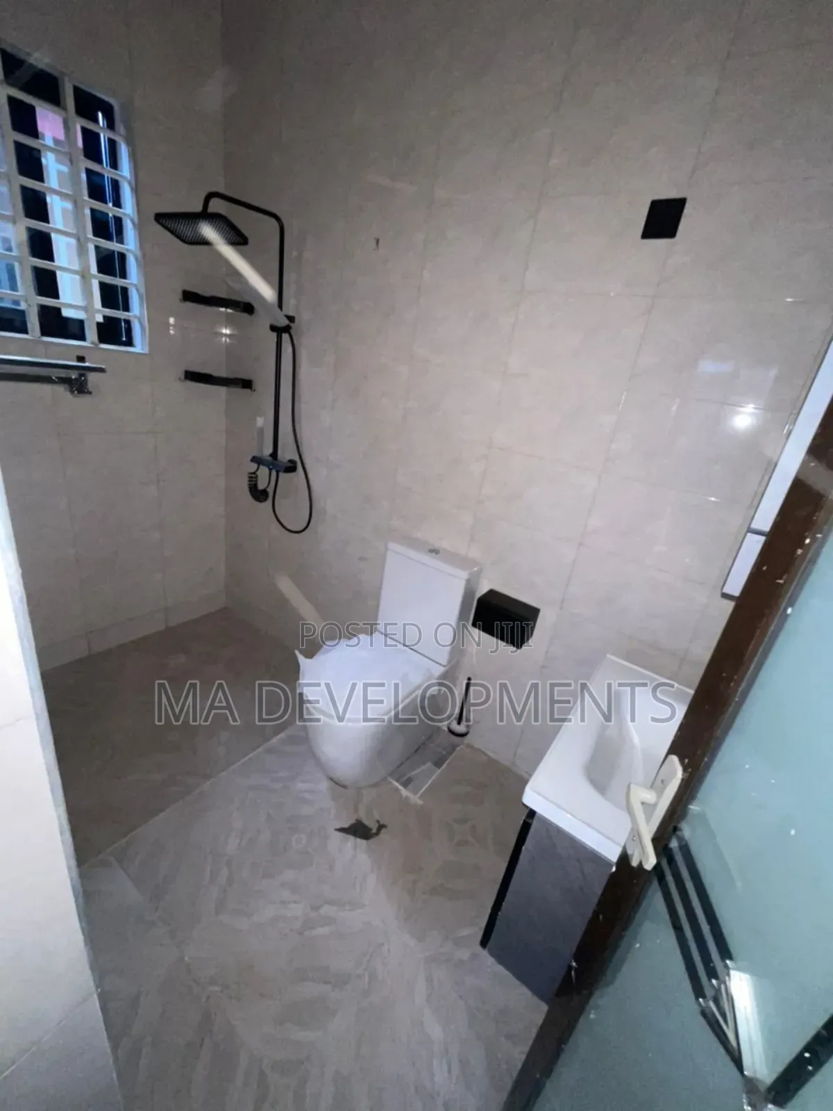 3bdrm House in Odumase Sonitra Road, Pokuase for sale