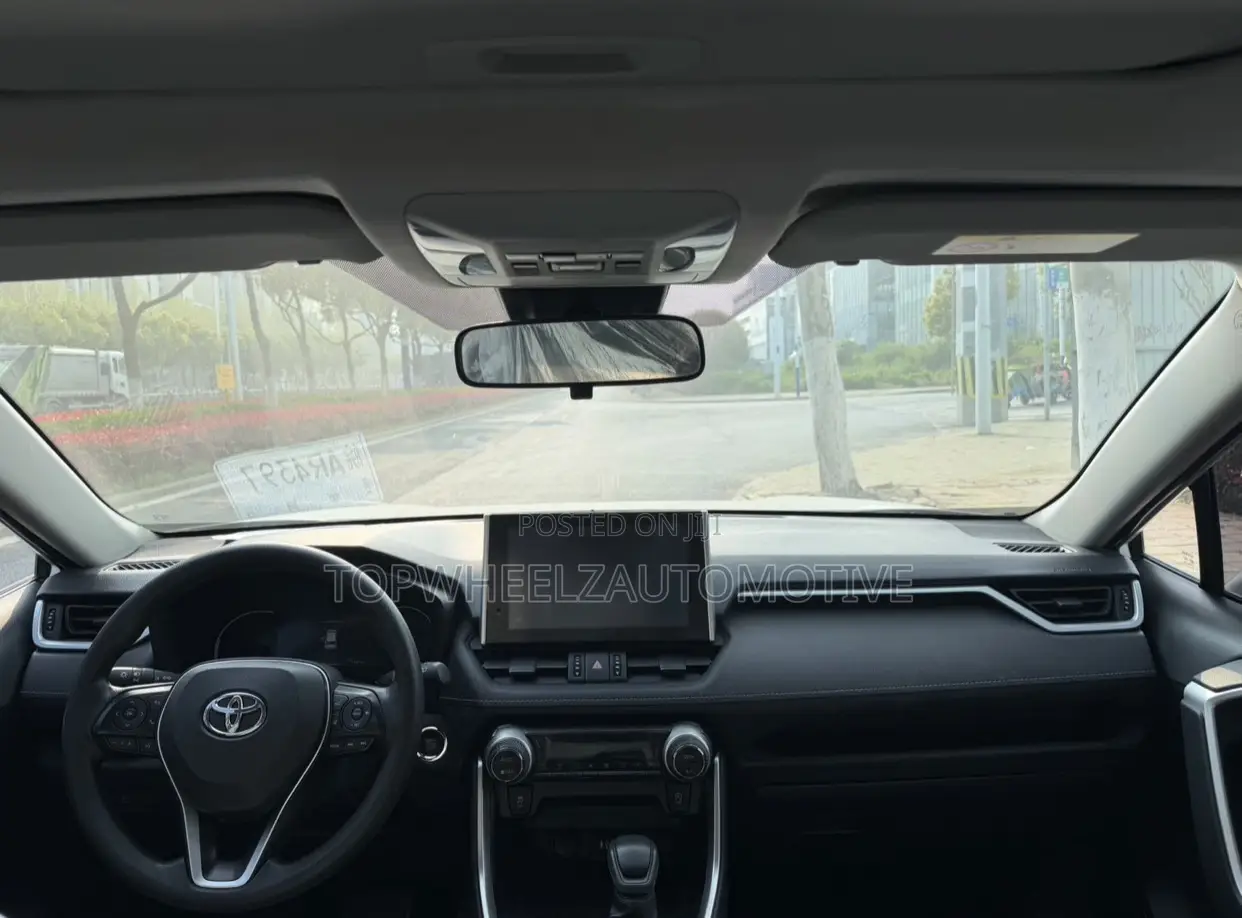 Toyota RAV4 2023 White