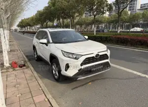 Toyota RAV4 2023 White