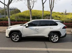 Toyota RAV4 2023 White