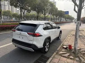 Toyota RAV4 2023 White