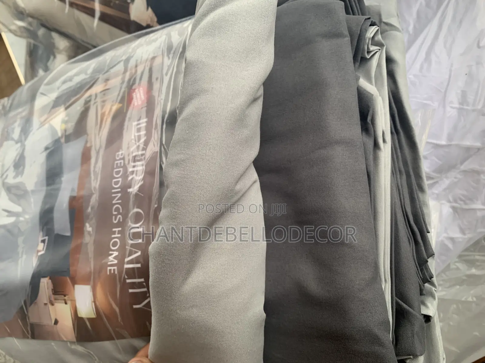 7-Piece Breathable Skin-Friendly Soft King Size Removable Duvet Set